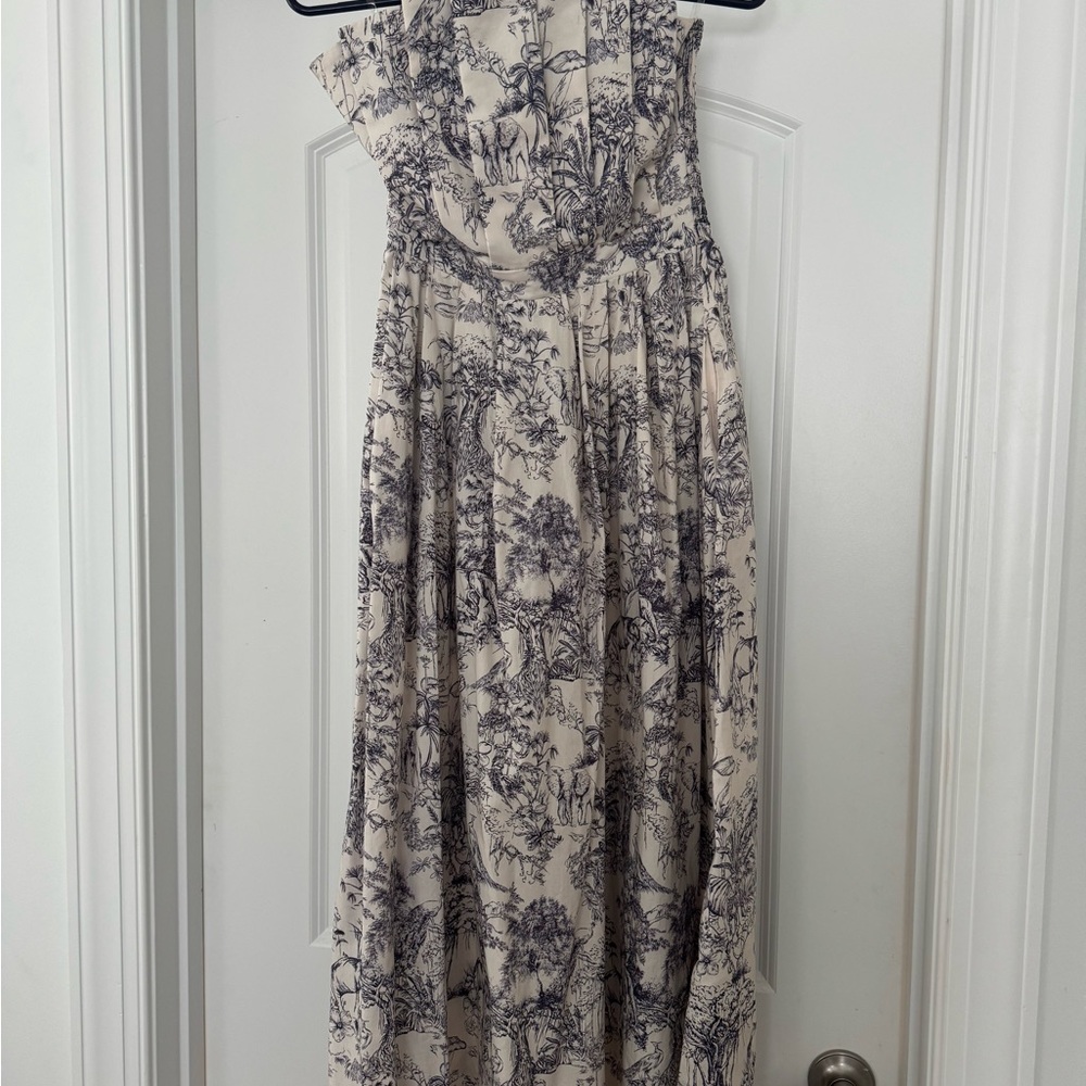 Elegant Cream and Gray Women’s Dress